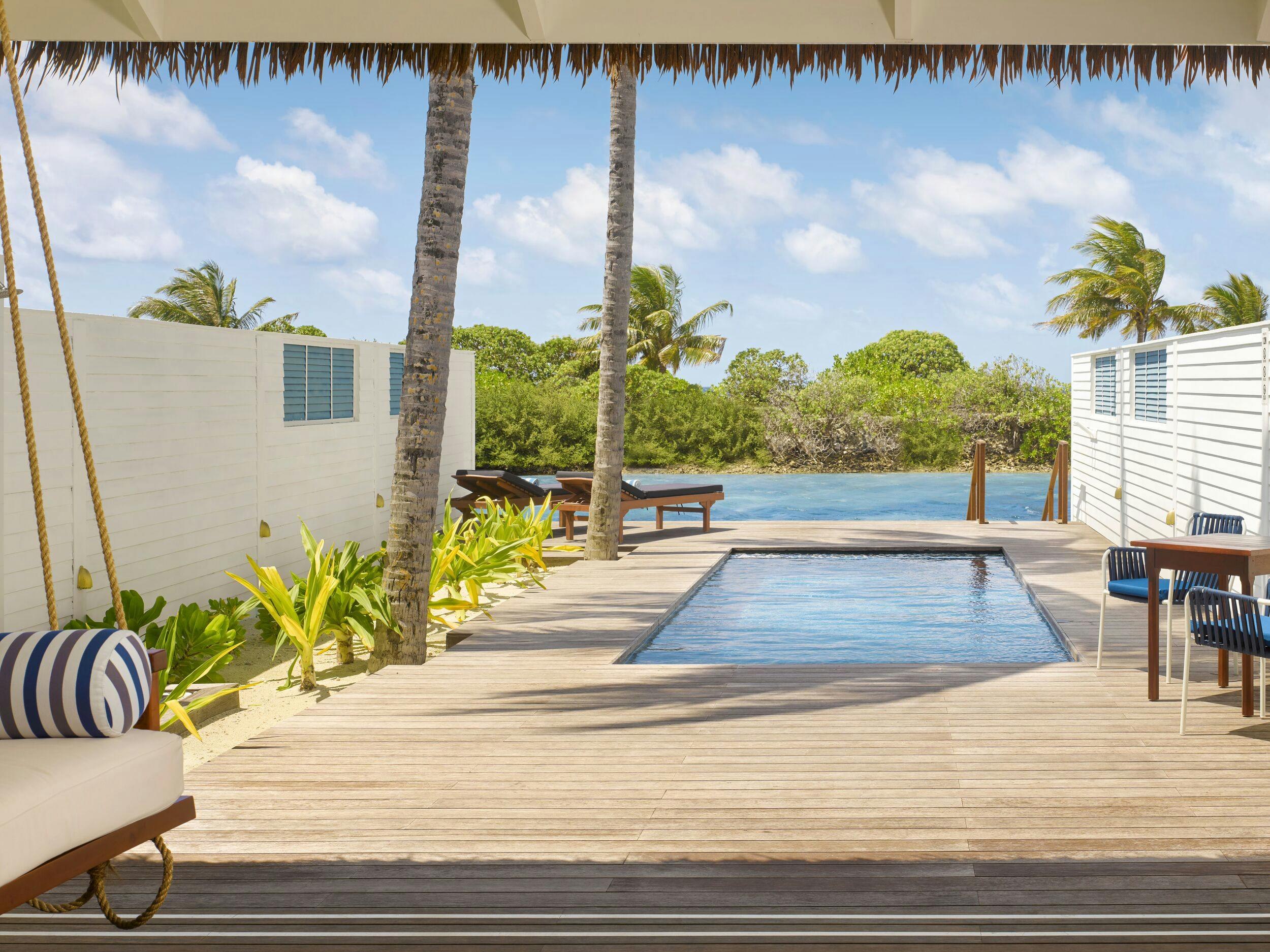 Ocean Beach Pool Villa - Poolside